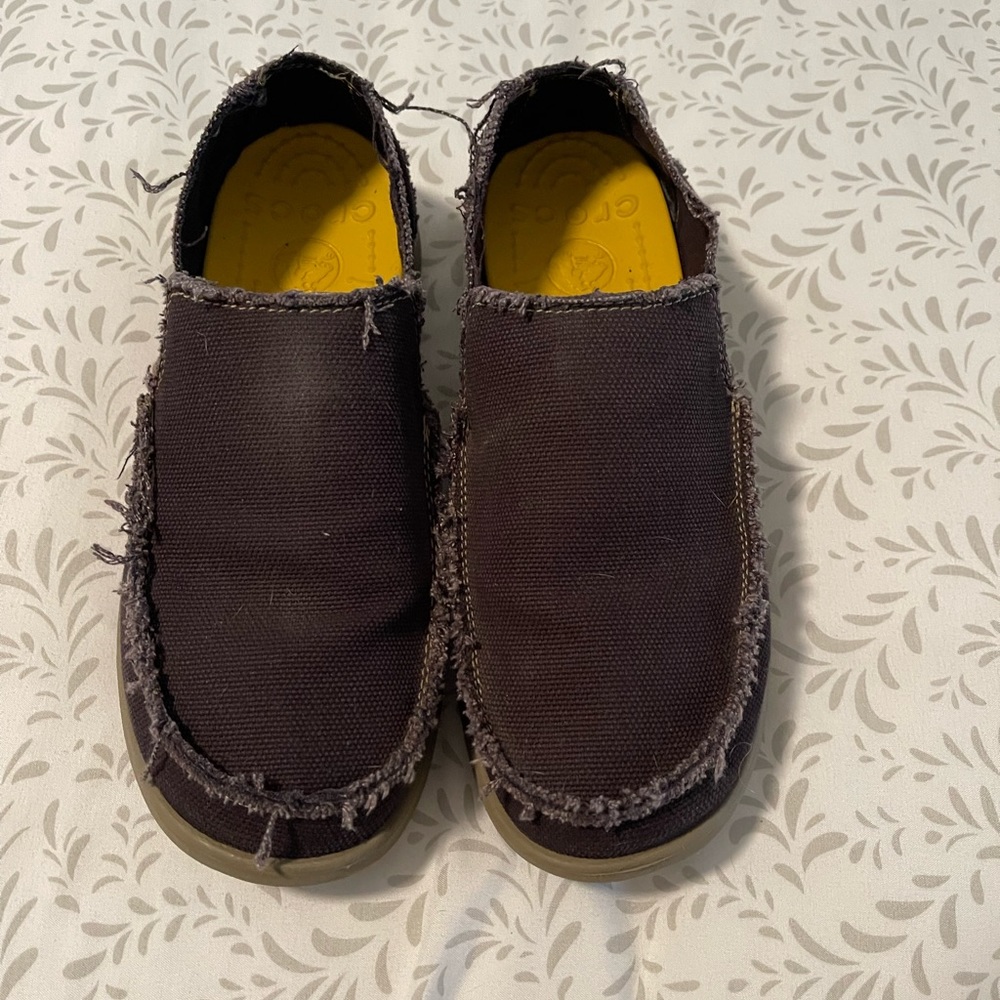 Men’s Crocs size 8